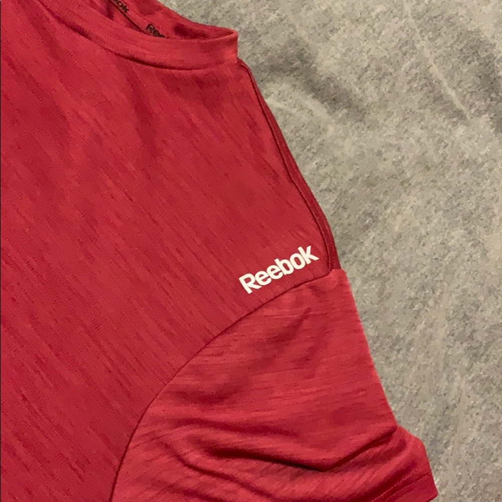 Men’s Reebok t-shirt - Picture 3 of 3
